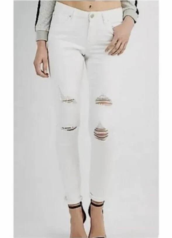 Charlotte Russe Refuge Women s 4 Distressed White Stretch Jeans