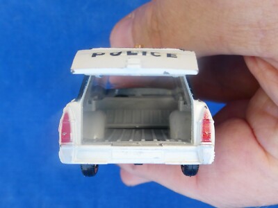 Dinky Toys Peugeot 404 Break Police N°549 – Rare Miniature Collection 1:43