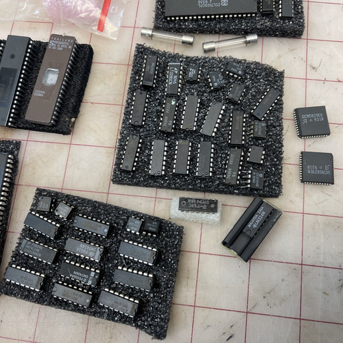 Vintage INTEL Lot P8255At Toshiba tmp82c55ap-2 - Picture 4 of 8