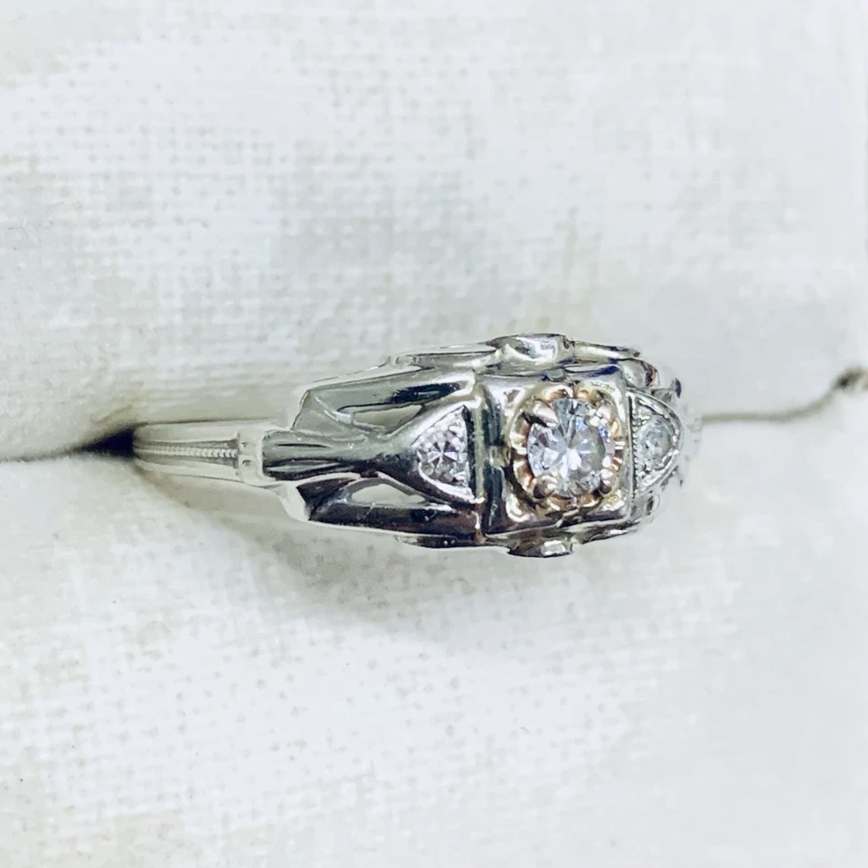 Vintage 0.15 Ct 14k White Gold Round Cut Diamond Art Deco Wedding Ring Size 6.5 - Image 3 of 4