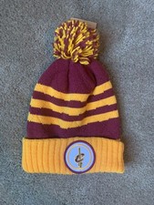 Mitchell Ness Cleveland Cavaliers Pom Beanie NBA Basketball Red/Yellow Cavs