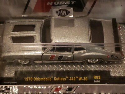 M2 Machines 1970 Oldsmobile Cutlass 442 W 30 Hurst R83 24-64 New