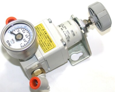 SMC IR1020-N01B Precision 1/8'' NPT Air Regulator W Gauge & Bracket 1.4-120psi