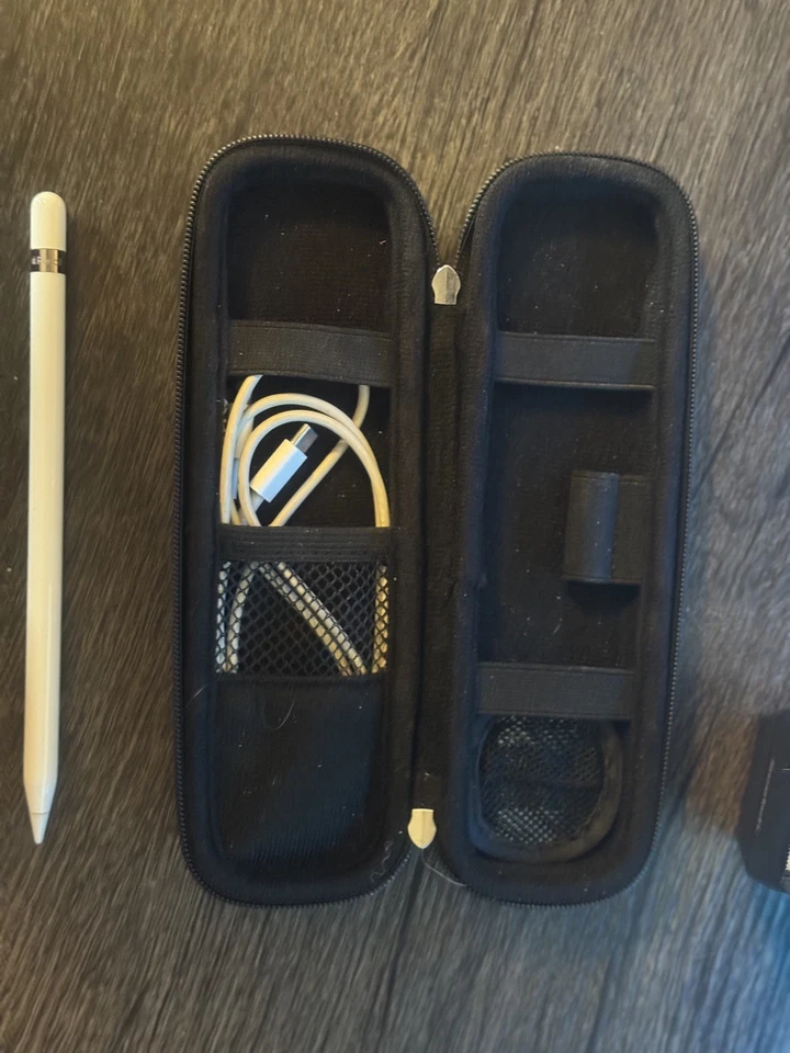 Used Apple Pencil (1st Generation) with case - Image 4 of 4