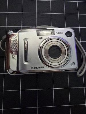 動作良好　FUJIFILM FinePix A500 シルバー Fujifilm FinePix A Series A500 5.1MP Digital Camera - Silver for