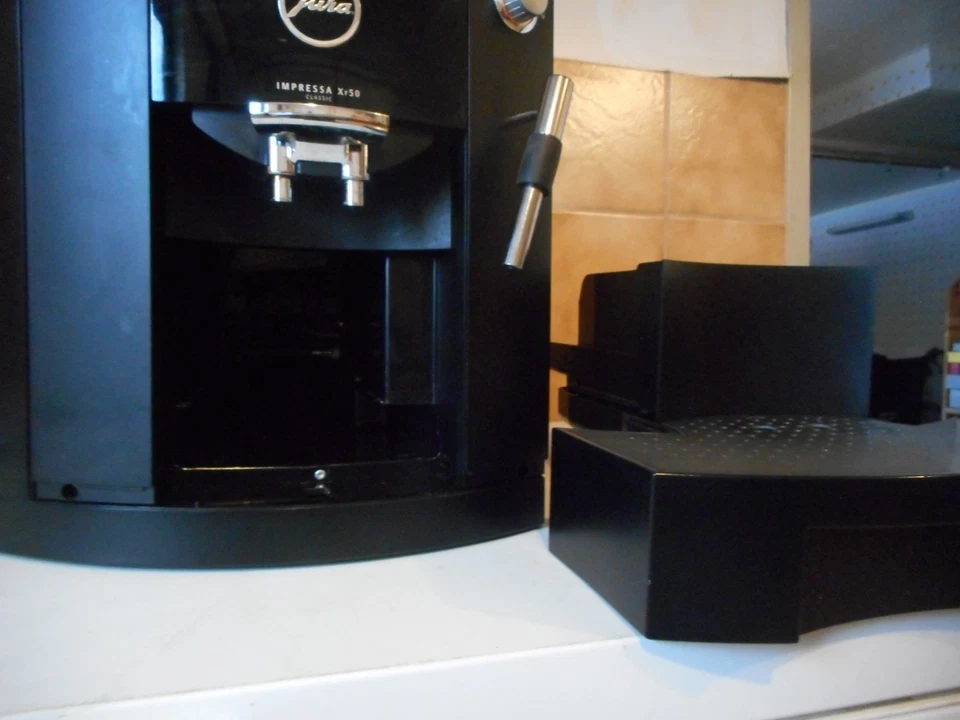 JURA IMPRESSA XF50 /2 Vers. 1450W Kaffeevollautomat - Schwarz - Bild 4 von 4