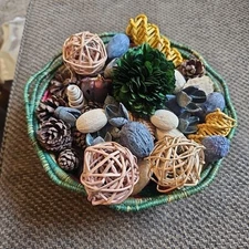 Grapevine Rattan Shiny Balls/Orbs/nuts/pinecones HandwovenBasket/Bowl Fillers