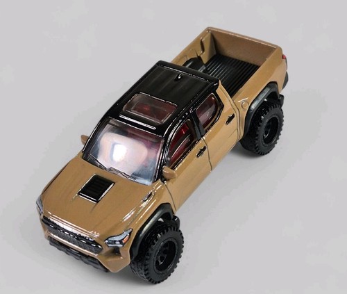 Camión Toyota Tacoma Trd Pro 2024 diorama coleccionable modelo fundido a presión 1:64 suelto - Imagen 2 de 8
