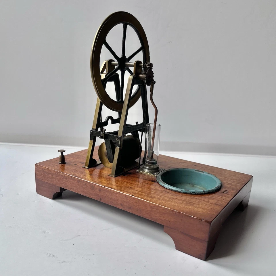 Moteur électrique de démonstration. Années 1880. - Photo 4/4