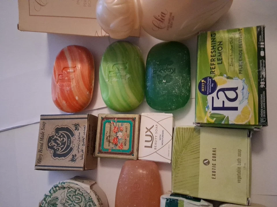 Konvolut Vintage Seifen ca900 Gr.Plus.FA,Palmolive,Lux,Roger& Gallet.Clea lotion - Bild 4 von 4