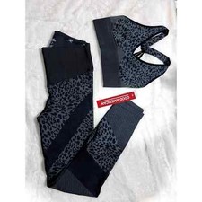 Good American Sport Bra  leggins gray/black size 2/3 NEW NO TAGS