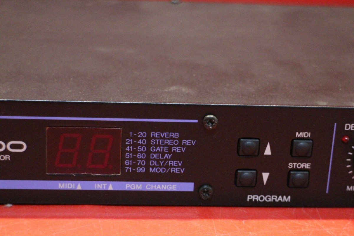 Vintage YAMAHA REV 100 Digital Reverb Reverbrator from Japan U2193