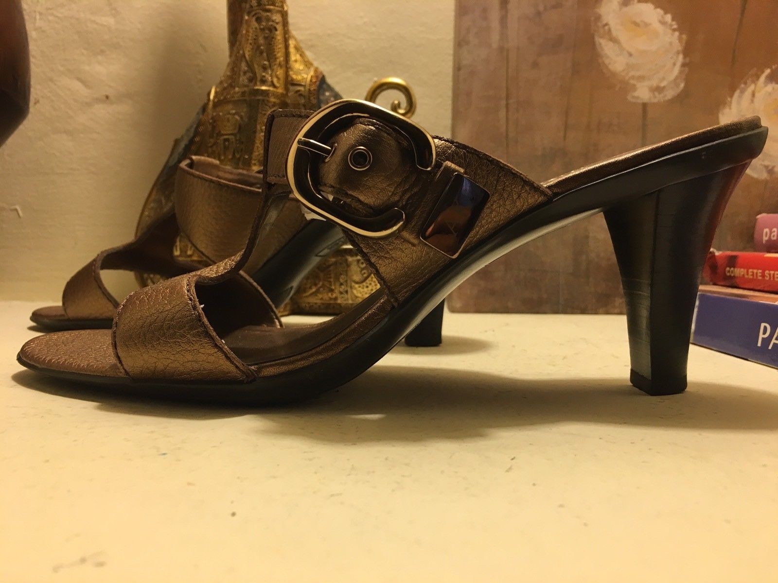 APL Sandalo donna Anne Klein pelle oro slip on fibbia regolabile tacco 3" misura 8 5