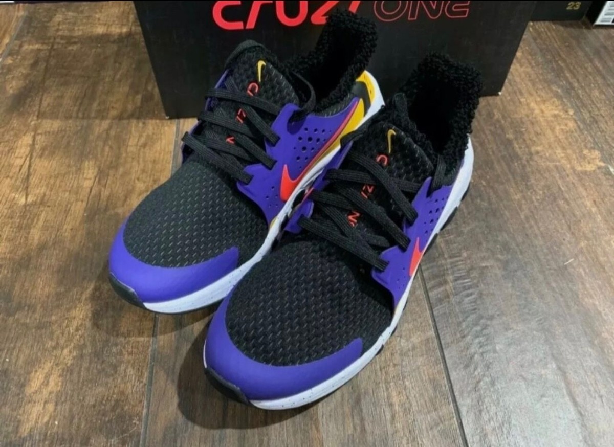 nike cruzrone triple black