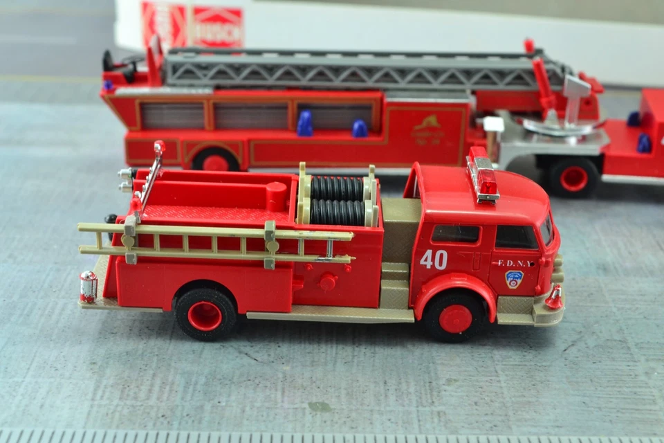 Busch 49931 New York Fire Department Engine Set Lafrance FORD HO 1:87 Scale - Image 4 of 4