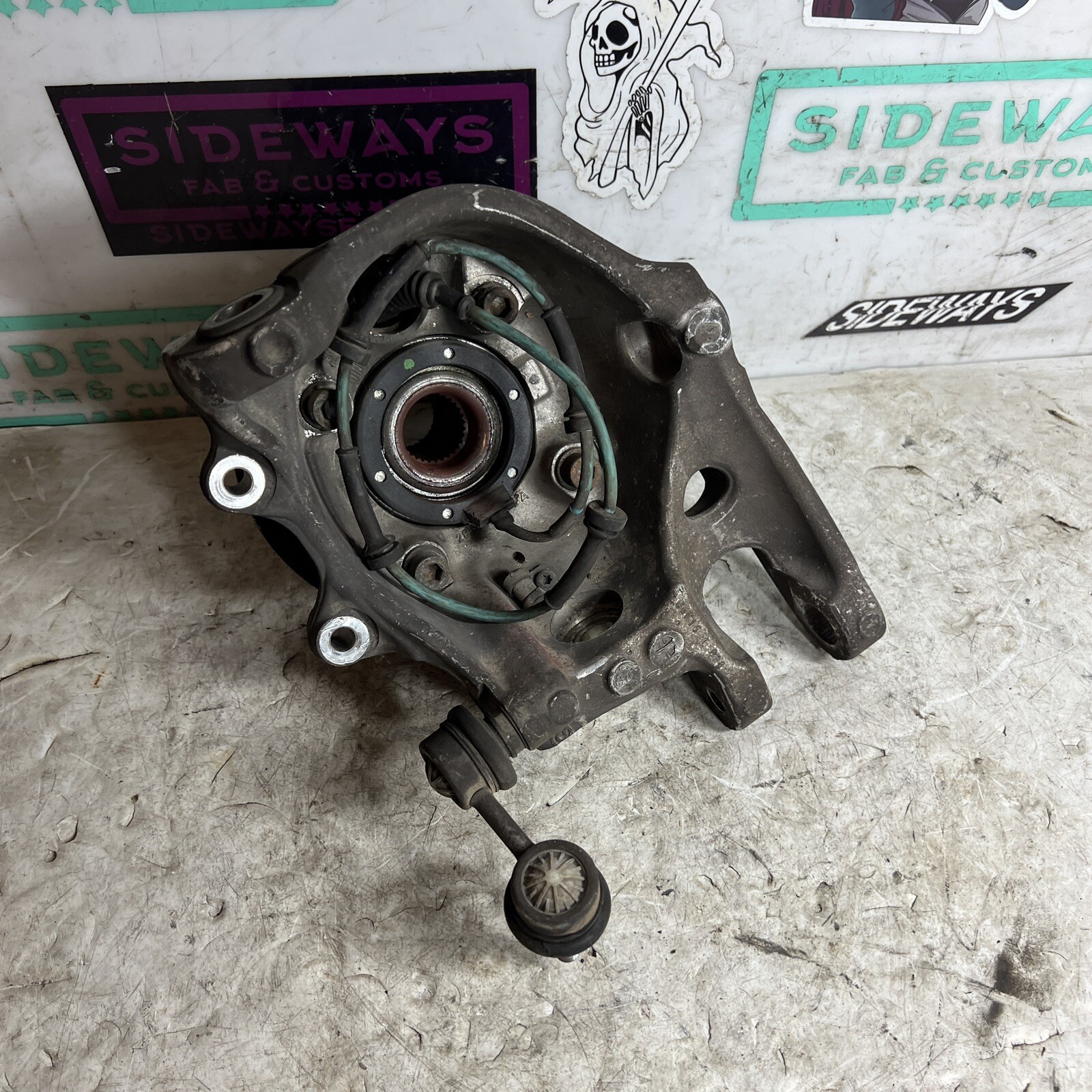 03-08 Maserati Quattroporte Right Rear Suspension Upright Knuckle Spindle M139