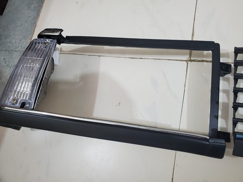 Toyota Corolla KE70, TE70 1982 Front Headlight Bezel & Grill with Parking New - Picture 9 of 15