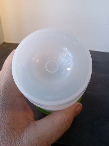 Tupperware 16 Unzen Schnellschütteln Limettengrün Soßenmaschine Mixer komplett #844-25 - Bild 4 von 5