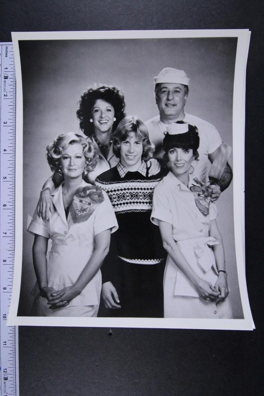 Five ALICE 1980s Type 1 TV Press Photos~LINDA LAVIN~VIC TAYBACK~HOLLIDAY~(id3319