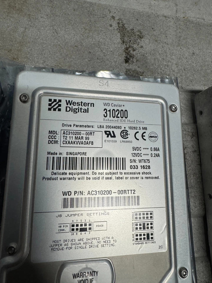 Western Digital 310200 & Compaq Maxtor 6.4GB 3.5" IDE HDD Vintage Hard Drives - Image 2 of 4