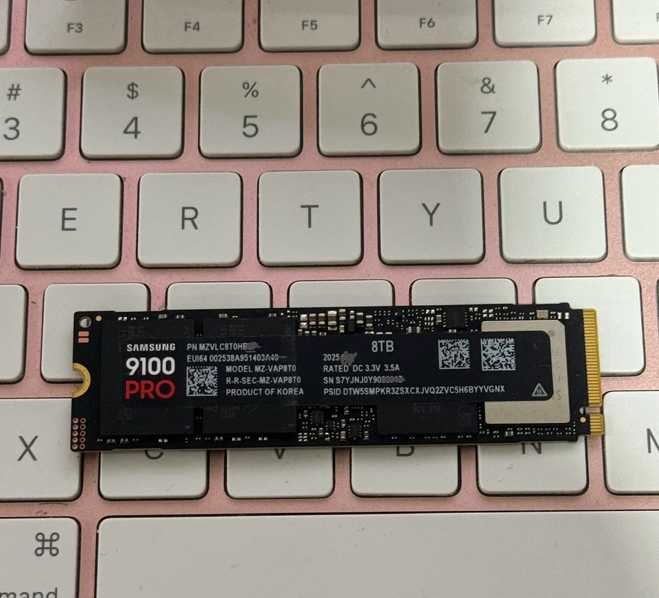 M60 Samsung SSD 9100 PRO 8TB M.2 MZ-VAP8T0BW 100% guter Zustand 0 schreiben