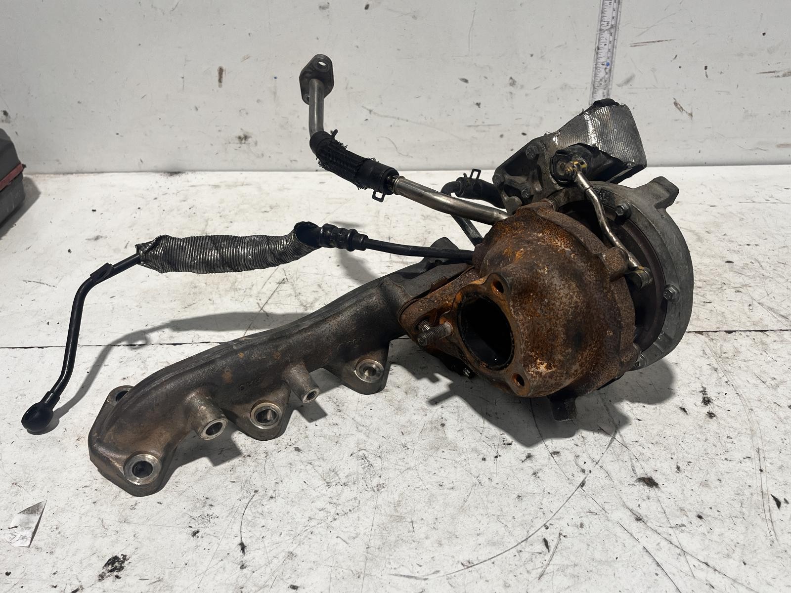 2011 Kia Sorento Turbo Charger with Manifold D4HB 28231-2F100 XM 10/2009-12/2014 image 7