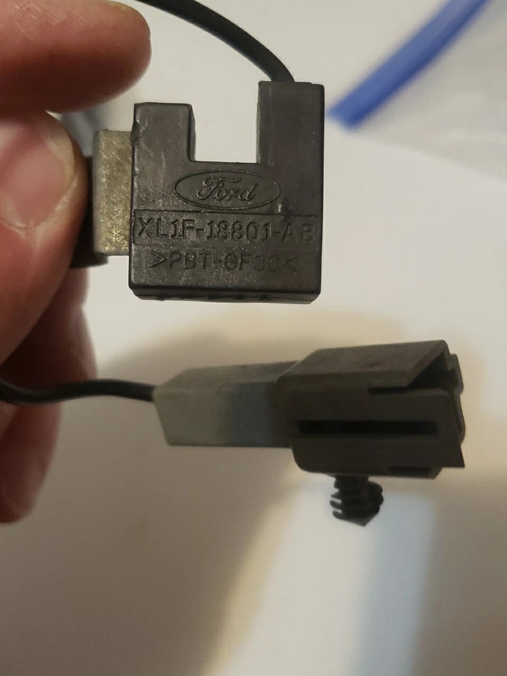 Комплект катушек зажигания двигателя Lincoln Navigator 5.4 DOHC 2000-2006 годов выпуска с радиоподавлением - Изображение 3 из 4