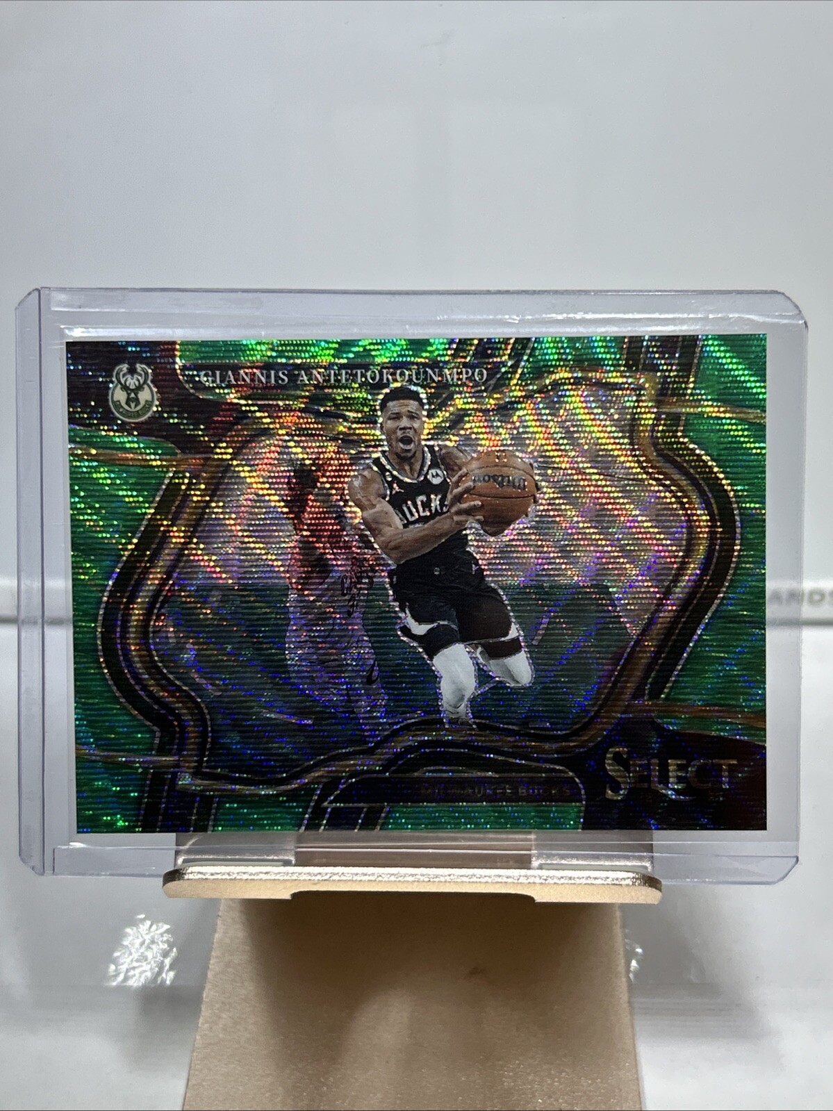 2022-23 Select - Courtside Green Wave Prizm #261 Giannis Antetokounmpo /50