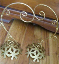 "2 DECORATIVE GOLD DISPLAY STANDS " SHOW OFF YOUR JEWELRY OR HANG ORNAMENTS. 