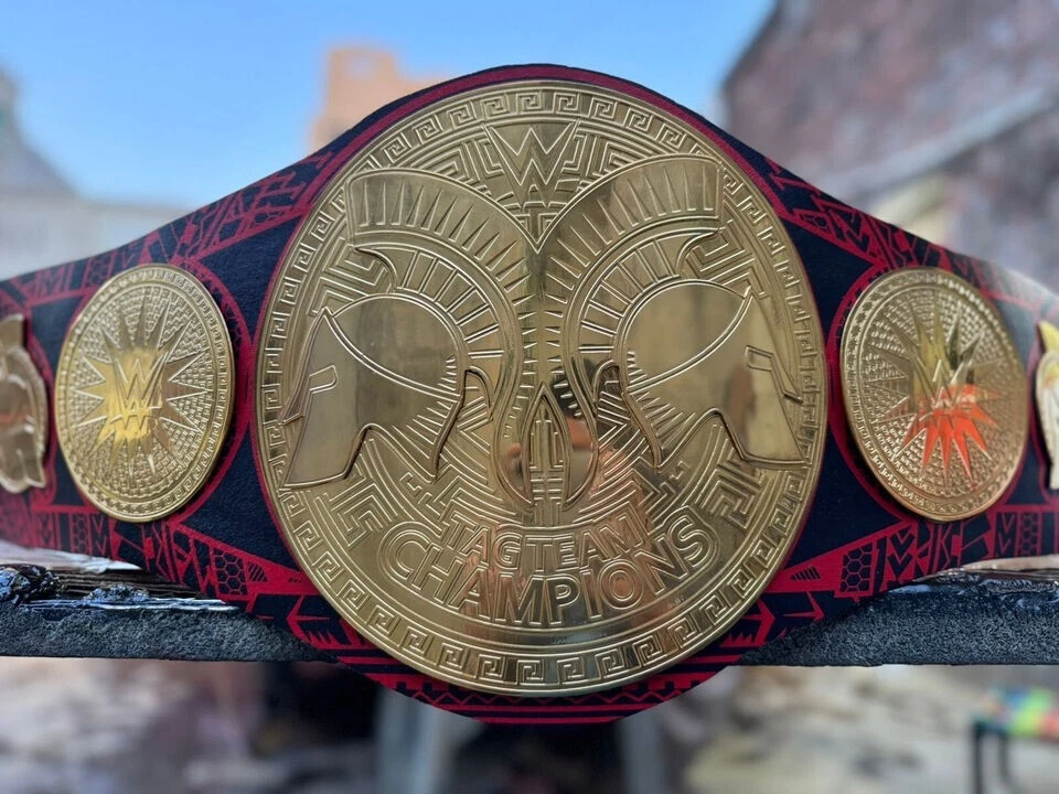 Cinturón réplica personalizada USOS Tag Team Championship Wrestling 4 mm Foto 3 de 4