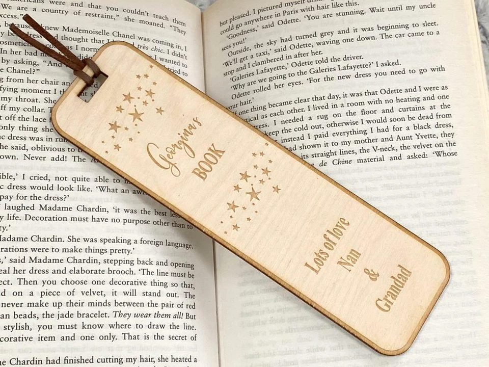 UKGIFTSTOREONLINE Personalised Any Name Star Design Gift Wooden Engraved Bookmark BK-21