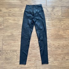 Offline by Aerie Legging Size XS Black The Hugger Crossover High Waisted Crackle