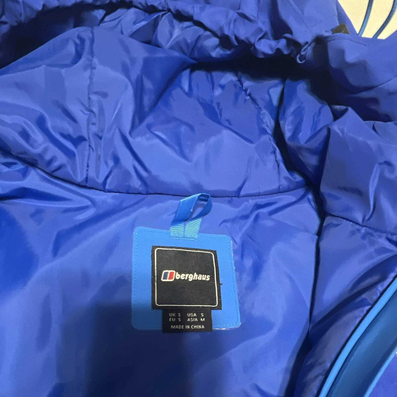 Berghaus Men's Gore-Tex Twilight Blue Hydroloft Elite Gore-Tex Jacket - product detail image 5