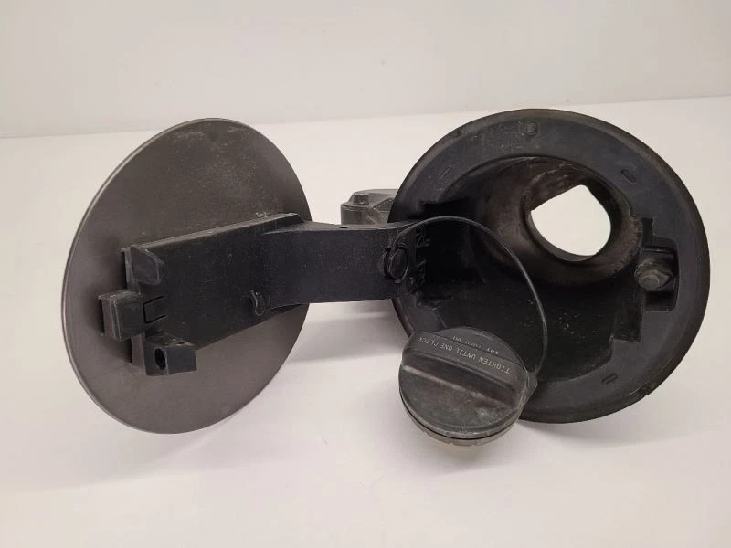 Puerta de llenado de combustible gris Buick Lacrosse 2010-2016 22938619 10-16 Foto 3 de 4