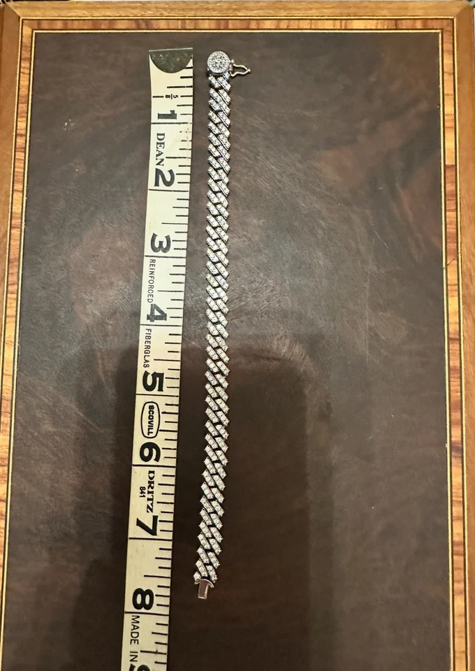 Pulsera de eslabones cubanos tono plata de los dioses dorados Foto 2 de 3