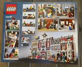 LEGO Creator 10218 Pet Shop - New In Sealed Box - Retired, rare collectible