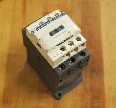 Telemecanique LC1D18BD, LAD4TBDL 24 VDC Contactor - USED