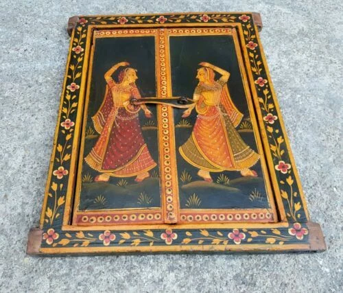 Fenêtres et volets anciens en bois