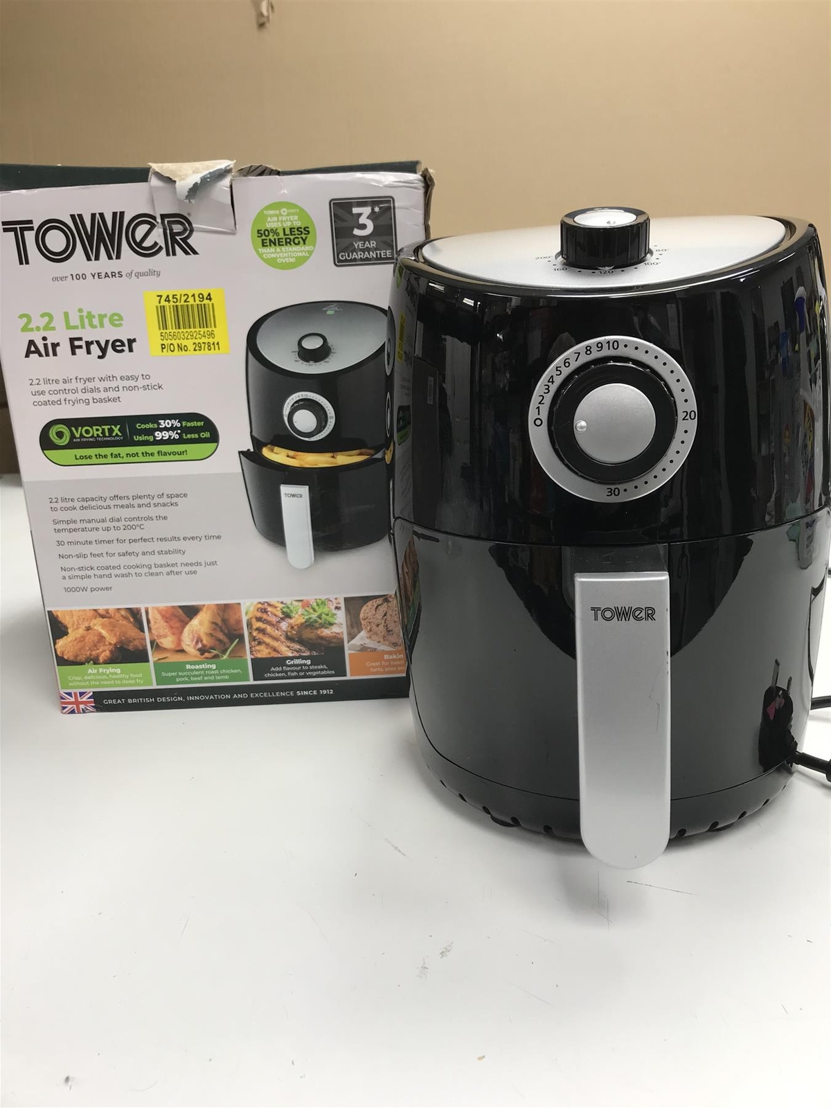 Tower 2.2L Kitchen T17023 Compact Air Fryer Grilling Roasting Baking