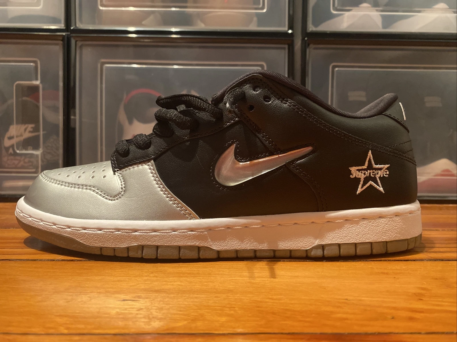 Nike SB Dunk Low Supreme Jewel Swoosh style argent taille 8   CHAUSSURE GAUCHE SEULEMENT