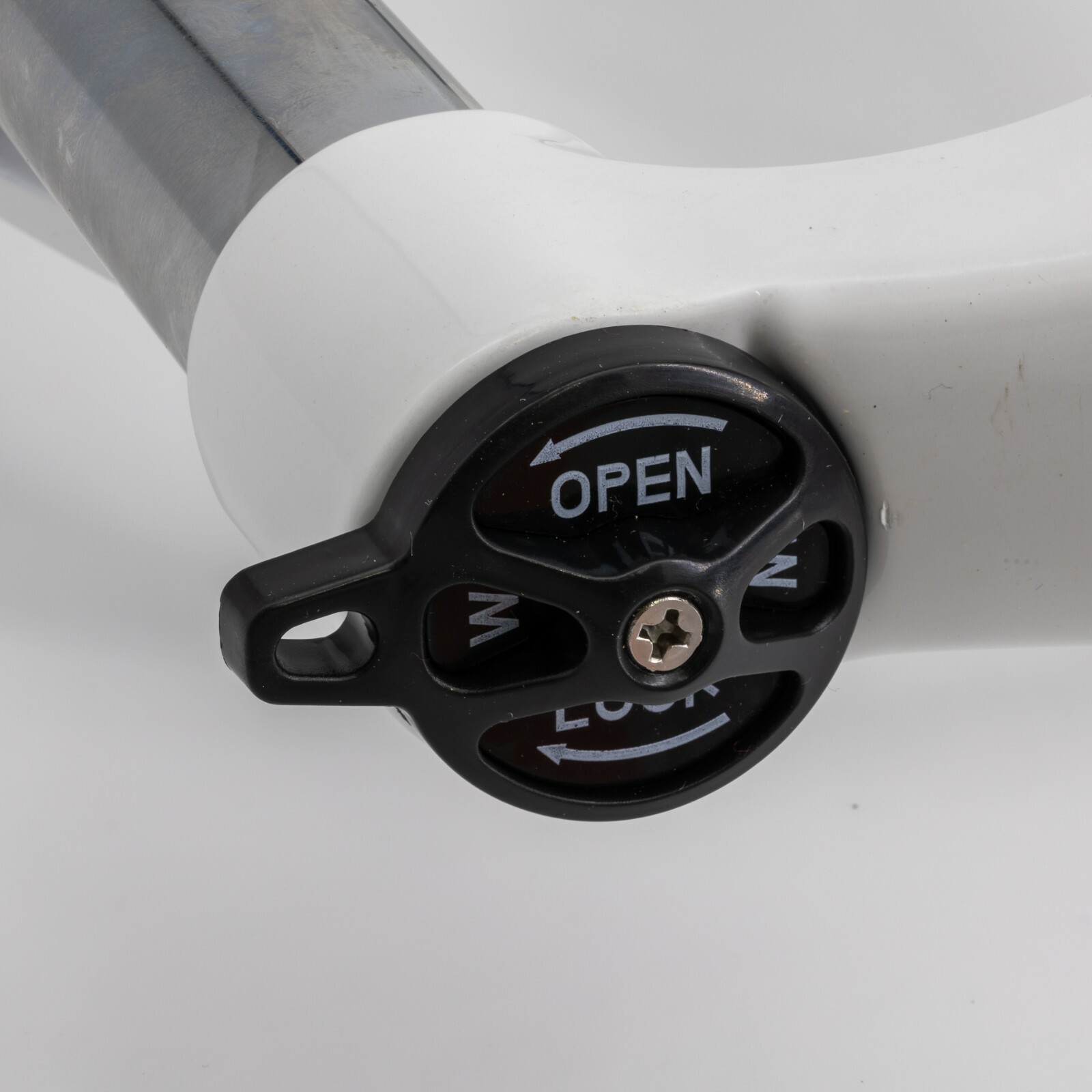 MTB Fork White XC28 26 inch Lockout 100mm Travel Mountain Bike