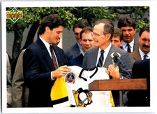 1991-92 Upper Deck French #47 A La Maison Blanche (Mario Lemieux / George Bush)