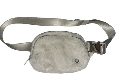 Lululemon Everywhere Belt Bag Plush Fleece 1L - Bone / Silver New With Tags