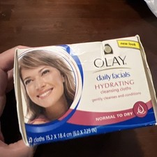 Olay Daily Facials 30 Cleansing Normal to dry 30 Cloths Vintage NOS discontinued