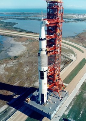 NASA APOLLO 17 SATURN V SPACE ROCKET AT LAUNCH PAD 5X7 PHOTO