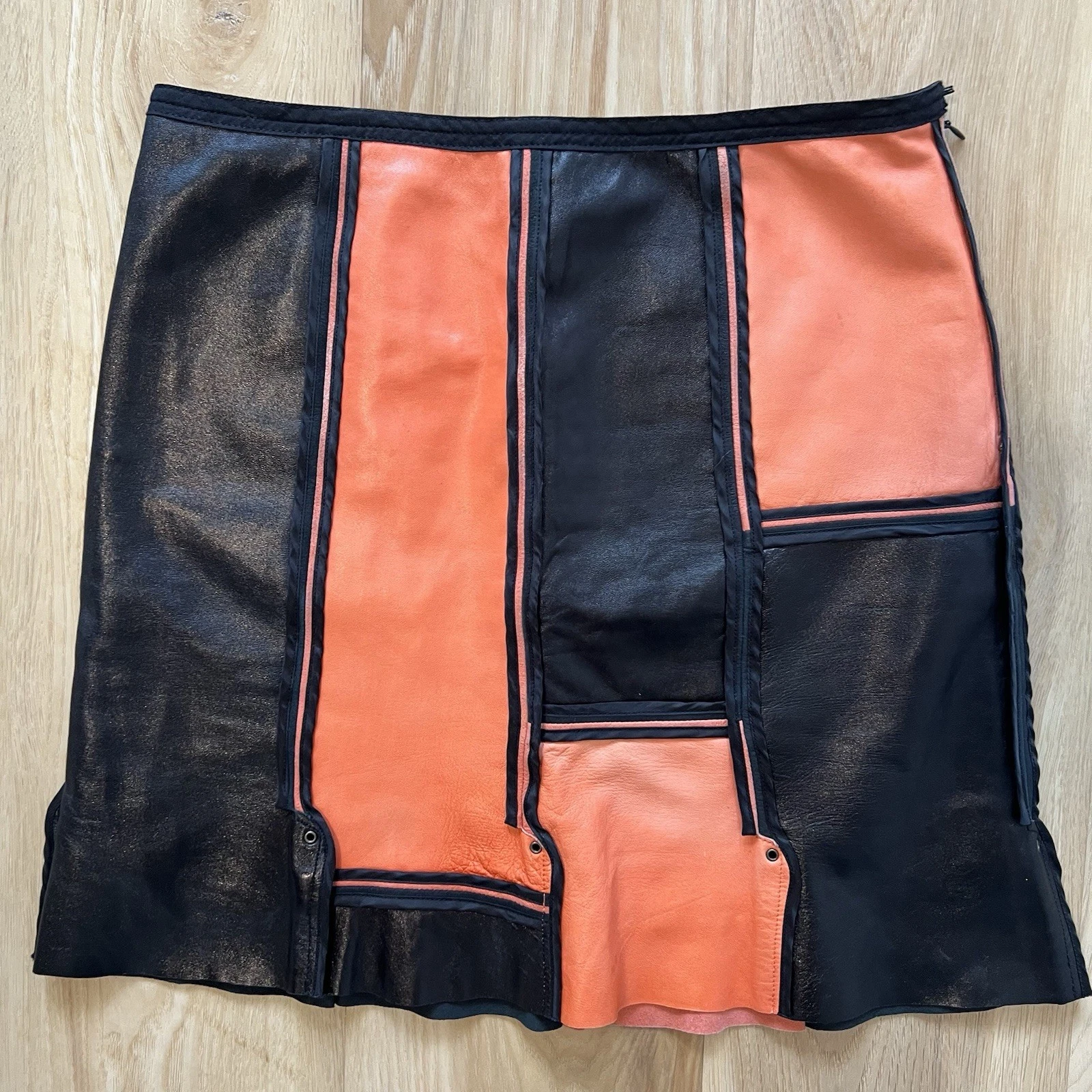 Mini gonna in pelle nera e arancione Fendi taglia S