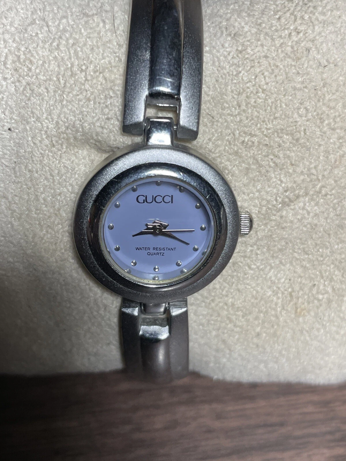 Montre à quartz femme GUCCI vintage années 90 ton argent 8 pouces/20 mm