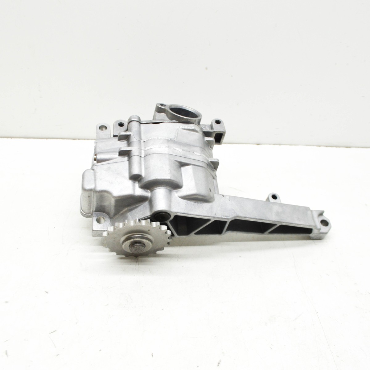 MERCEDES-BENZ CLK Cabrio A209 Engine Oil Pump A6421802000 NEW 