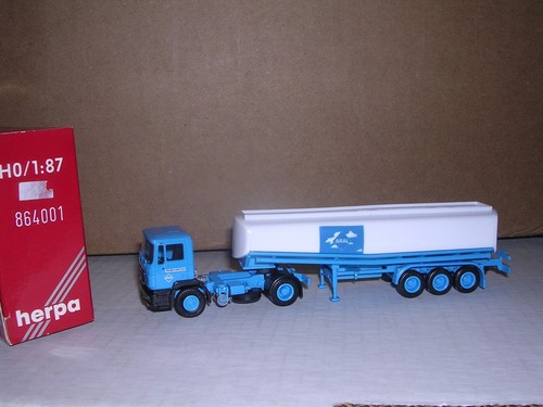 HERPA #864001 Man F-90 cabina con remolque tanque Aral de tres ejes "azul blanco" H.O. 1/87 | Zustand: New