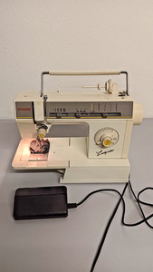 Singer Nähmaschine Ladystar 6212 C  mit Fußpedal/Anlasser und Schutzbox